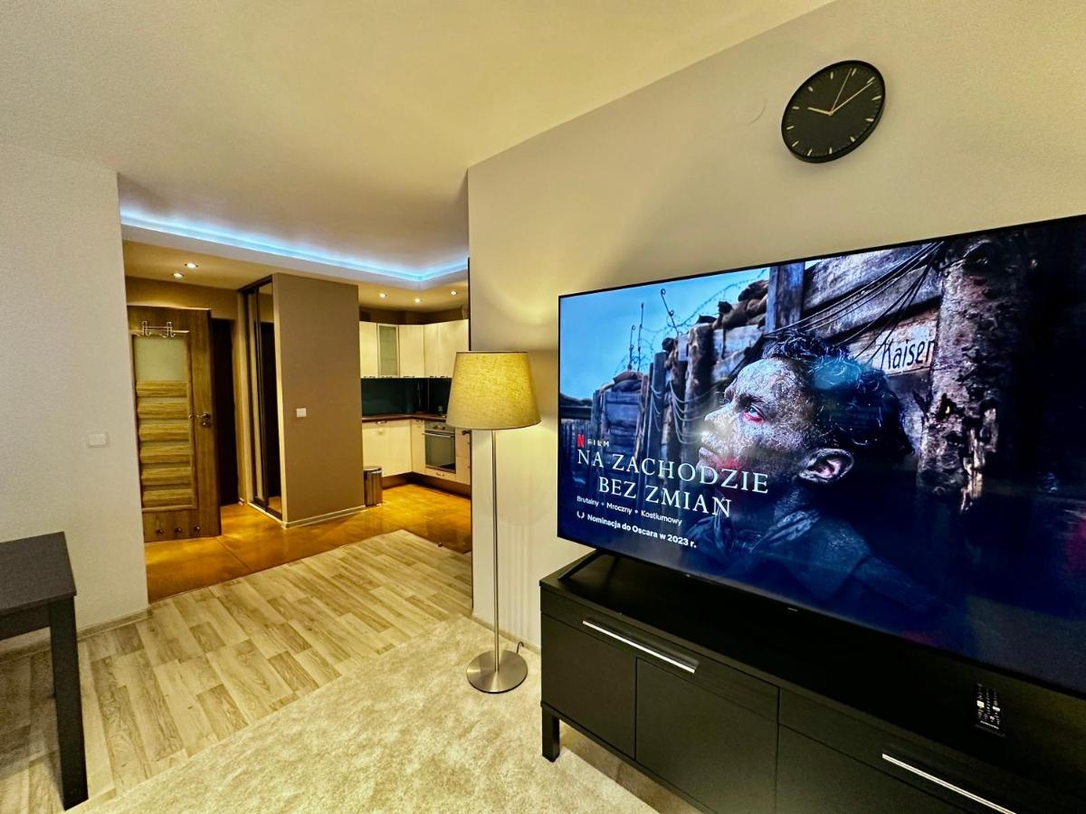 Decor 3 Metro Fast Wifi 1Gbs 80'Tv Hbo Disney Appletv 华沙 外观 照片