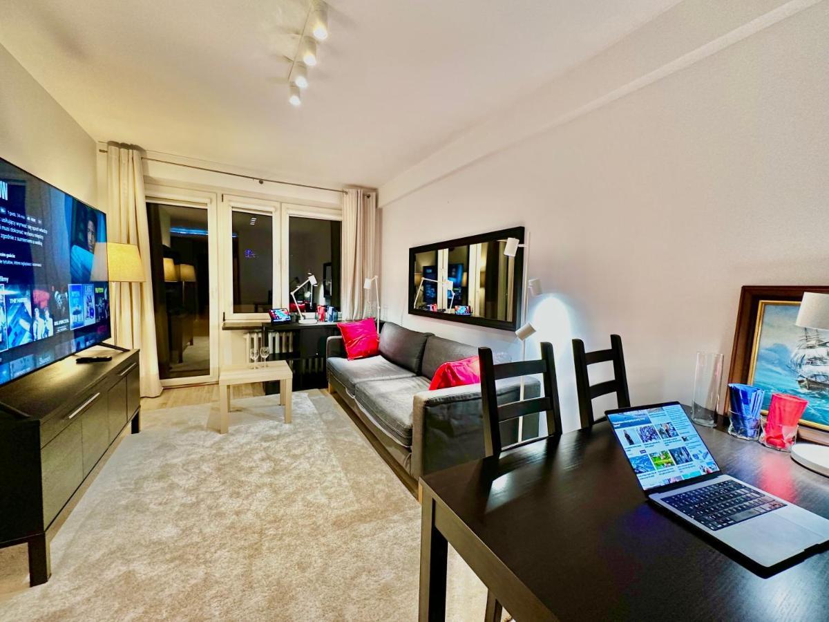 Decor 3 Metro Fast Wifi 1Gbs 80'Tv Hbo Disney Appletv 华沙 外观 照片