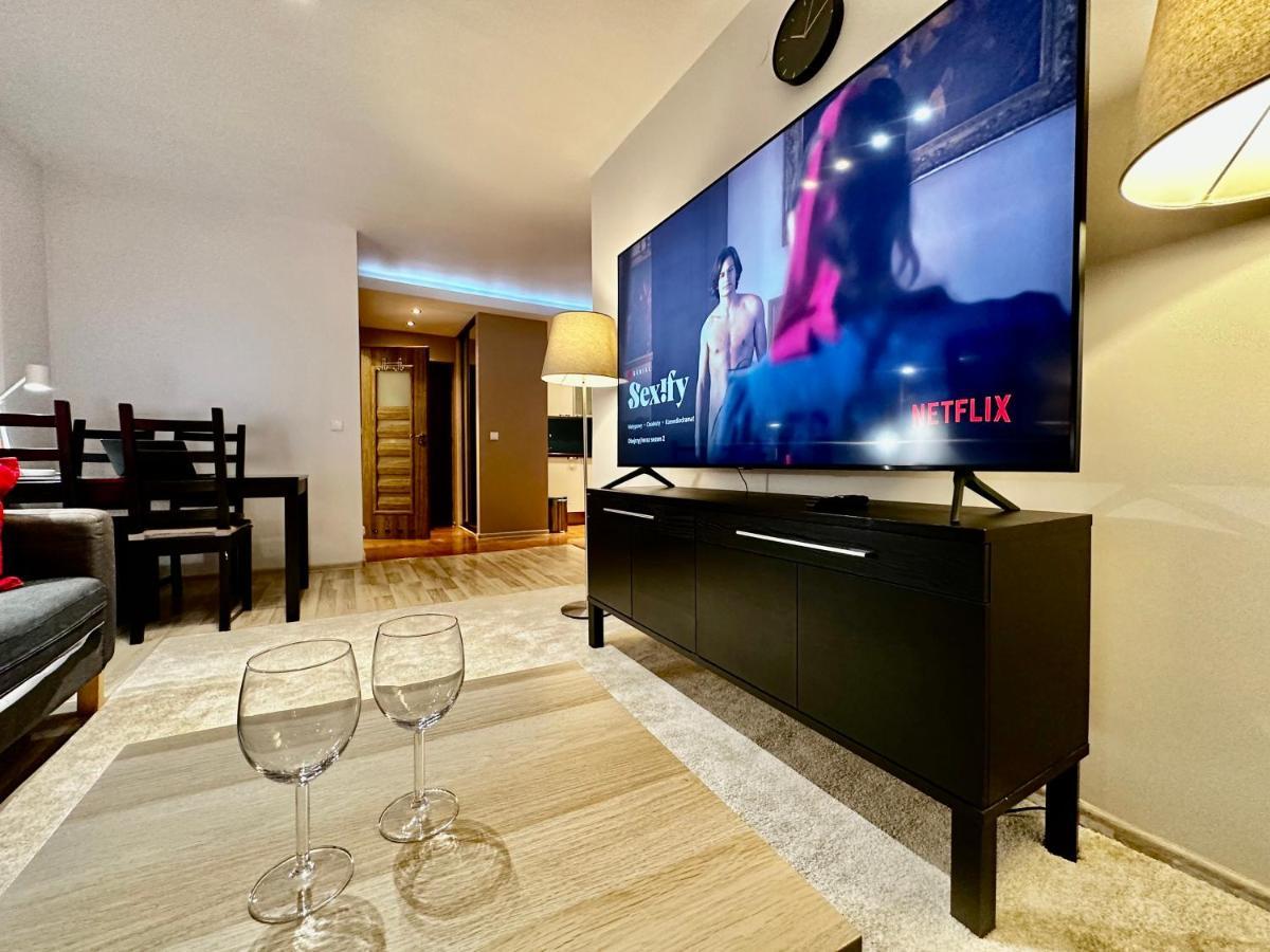 Decor 3 Metro Fast Wifi 1Gbs 80'Tv Hbo Disney Appletv 华沙 外观 照片