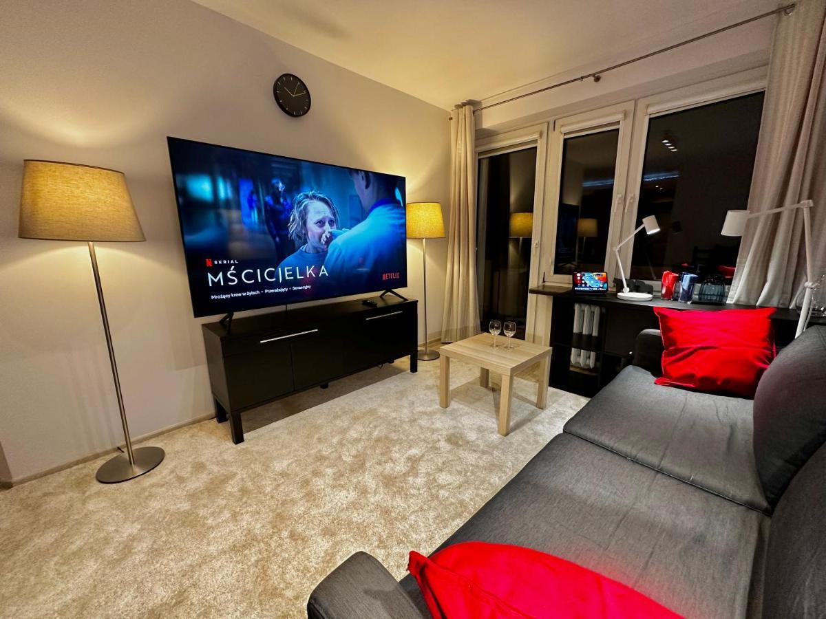 Decor 3 Metro Fast Wifi 1Gbs 80'Tv Hbo Disney Appletv 华沙 外观 照片