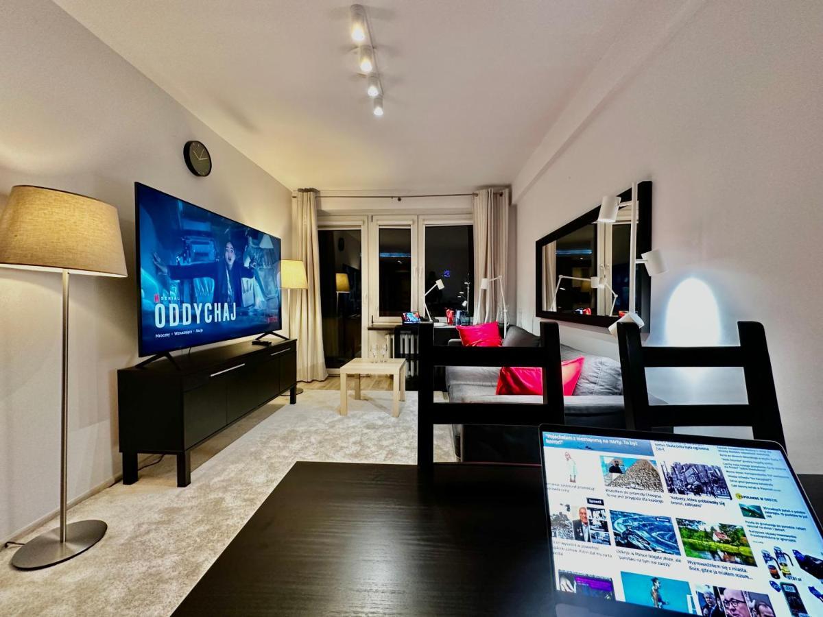 Decor 3 Metro Fast Wifi 1Gbs 80'Tv Hbo Disney Appletv 华沙 外观 照片